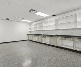 100 Ironside Dr, Brampton, ON for lease Interior Photo- Image 2 of 6