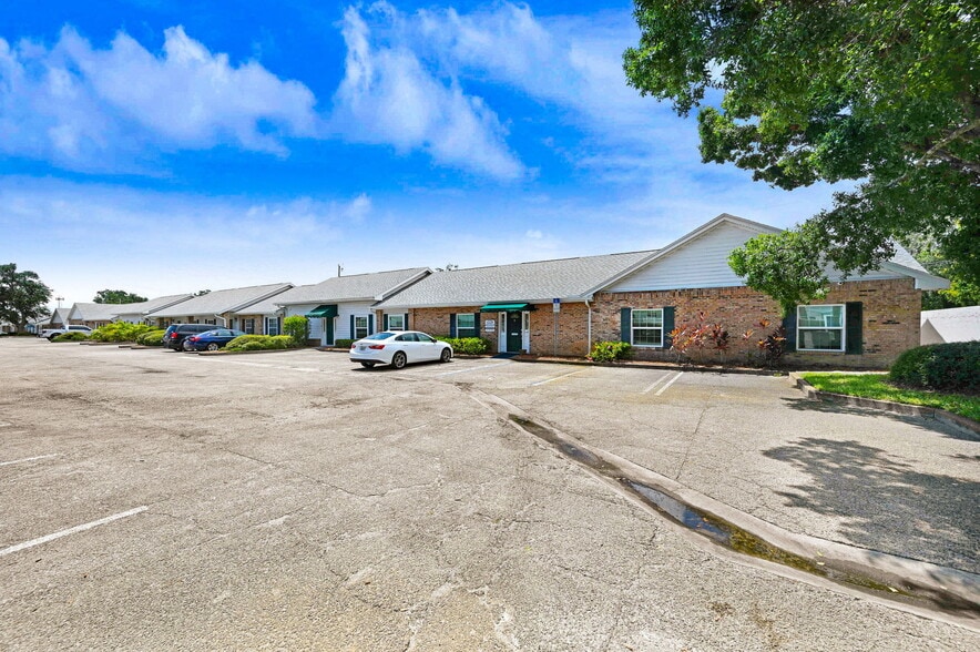 1801 Sarno Rd, Melbourne, FL for sale - Building Photo - Image 3 of 39