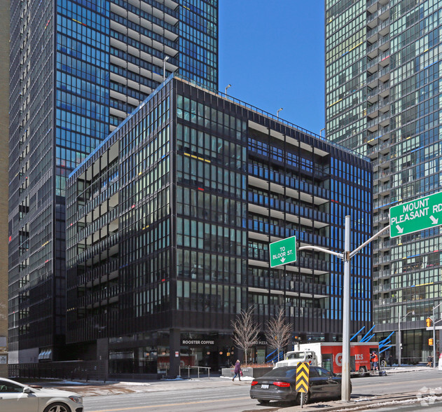 101 Charles St E, Toronto, ON for lease - Building Photo - Image 1 of 3