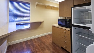 4077-4089 Tamiami Trl N, Naples, FL for lease Interior Photo- Image 2 of 8