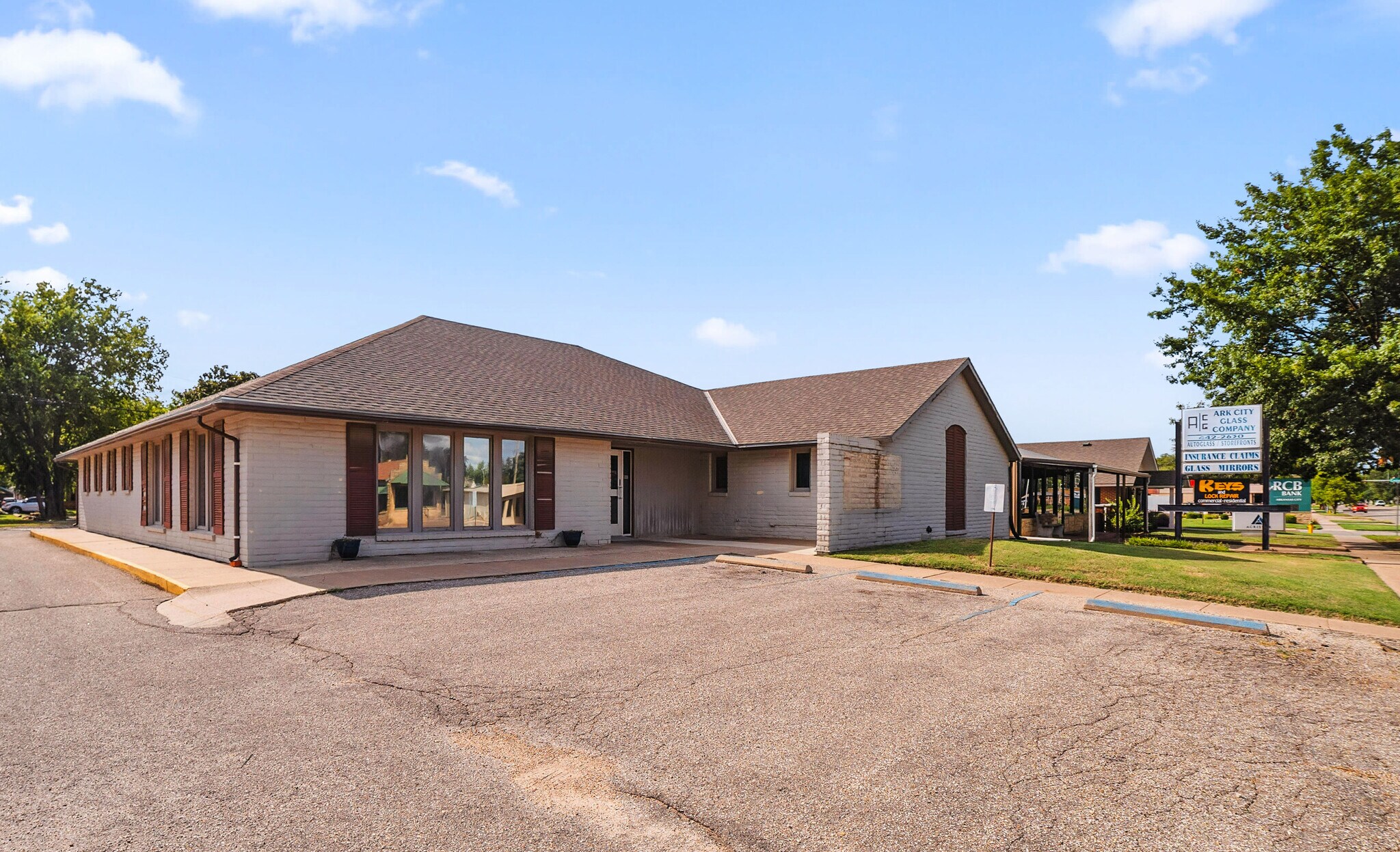 515 N Summit St, Arkansas City, KS for lease Primary Photo- Image 1 of 8