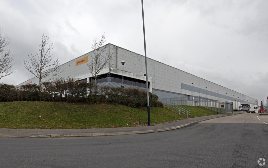 Project Dawn portfolio of 4 properties for sale on LoopNet.com - Primary Photo - Image 2 of 4