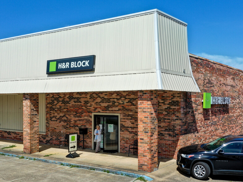 1308 Main St, Crossett, AR for lease - Building Photo - Image 3 of 7