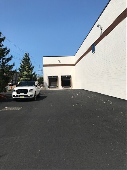 356-362 Getty Ave, Clifton, NJ for lease - Building Photo - Image 2 of 21