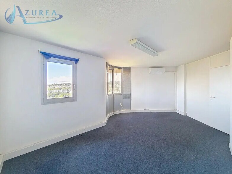 Office in Nice for lease - Interior Photo - Image 3 of 6