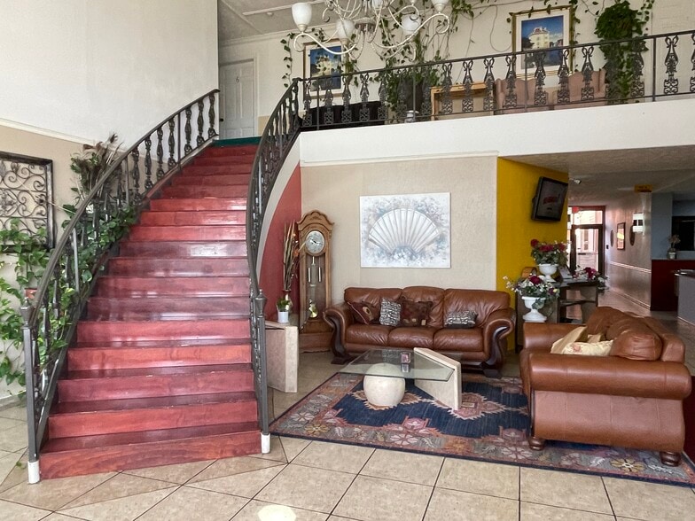 1802 Bittle Pl, Marion, IL for sale - Building Photo - Image 2 of 16