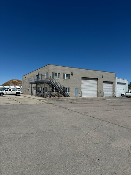 588 S Gladiola St, Salt Lake City, UT for lease - Building Photo - Image 1 of 4