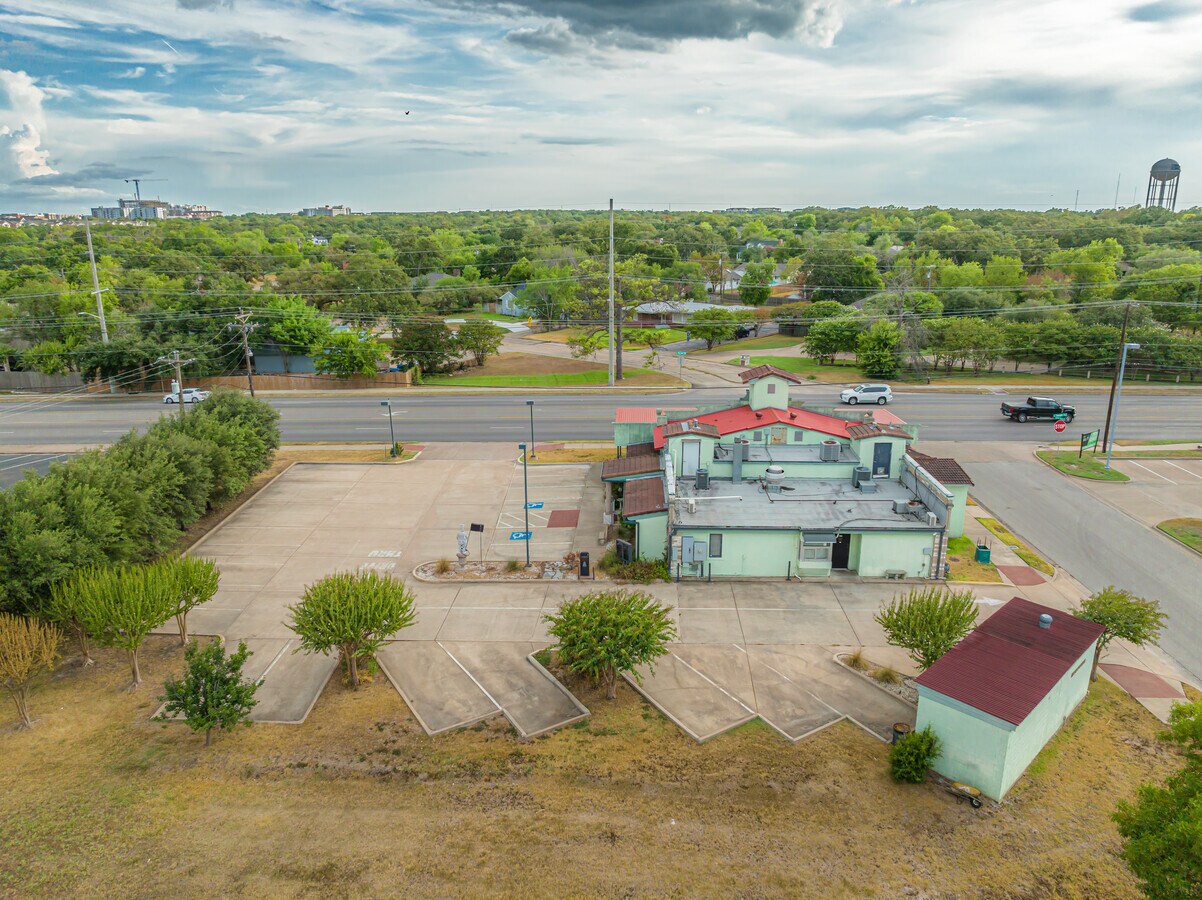 3901 S Texas Ave, Bryan, TX 77802