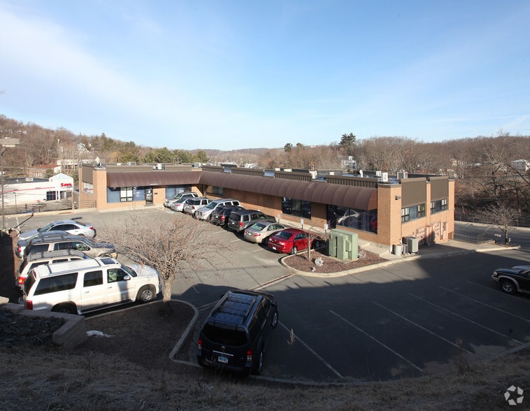 2 Lakewood Rd, Waterbury, CT for lease - Building Photo - Image 1 of 10