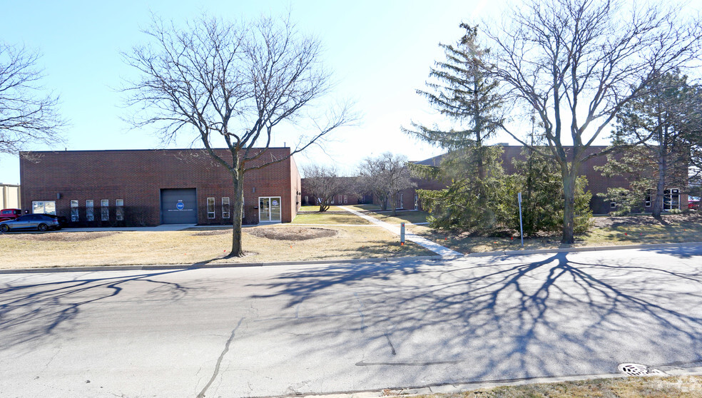 3353-3411 N Ridge Ave, Arlington Heights, IL for lease - Building Photo - Image 1 of 3