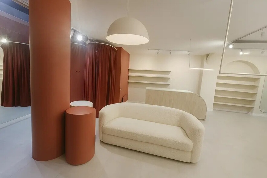 Office in Paris for lease - Interior Photo - Image 3 of 7