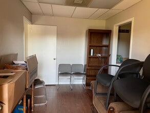 423 W Wheatland Rd, Duncanville, TX for lease Interior Photo- Image 2 of 3