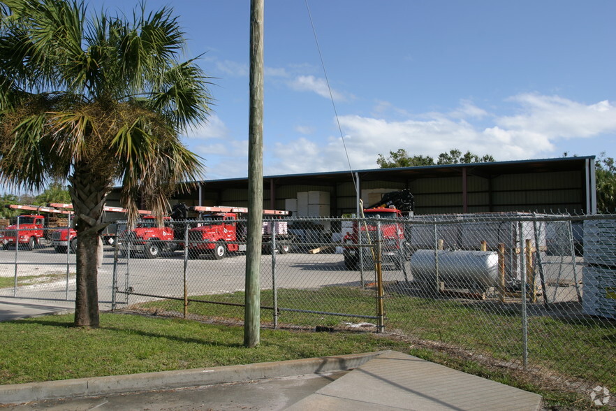 2809 S Harbor City Blvd, Melbourne, FL for lease - Building Photo - Image 3 of 4