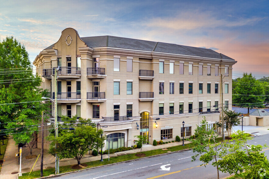 700 E Morehead St, Charlotte, NC for lease - Building Photo - Image 1 of 4