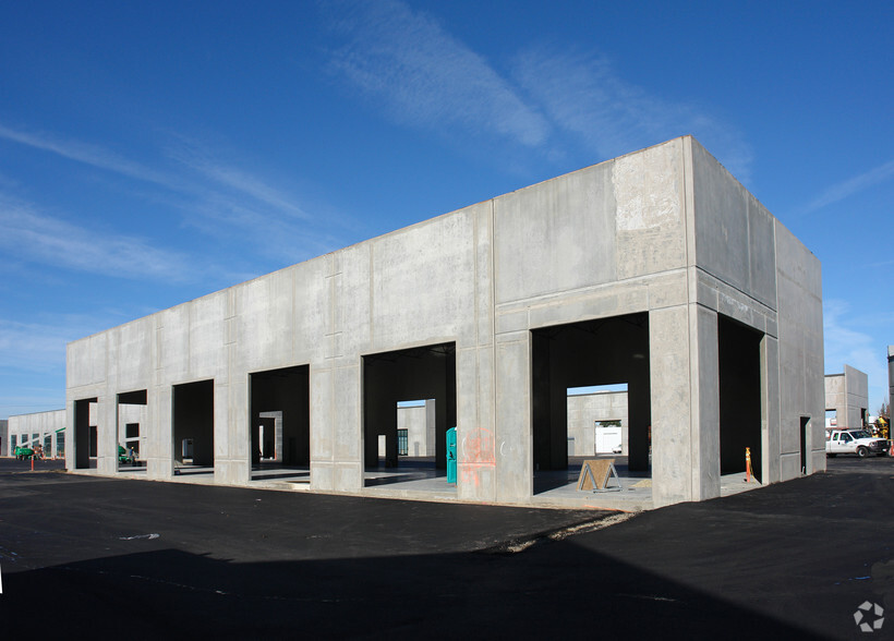 4015 N Freeway Blvd, Sacramento, CA for lease - Building Photo - Image 3 of 4