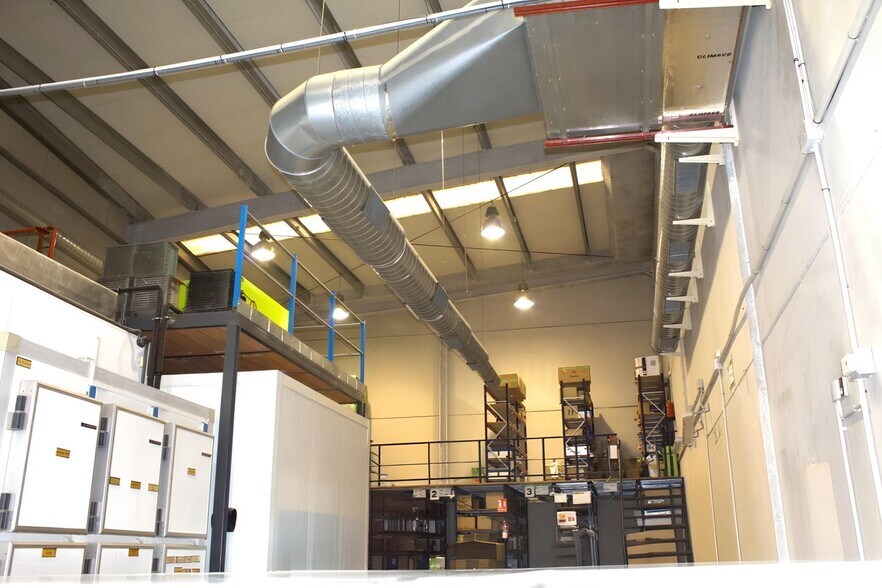 Industrial in Alcalá de Guadaíra, Sevilla for sale - Building Photo - Image 3 of 22