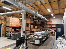 6960-6972 NW 50th St, Miami FL - Loft