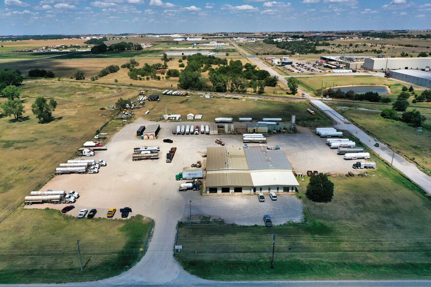 5328 E Market St, Enid, OK for sale - Aerial - Image 1 of 83