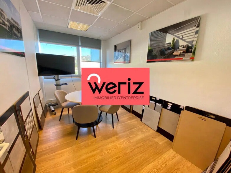 Office in Aubagne for lease - Interior Photo - Image 2 of 11