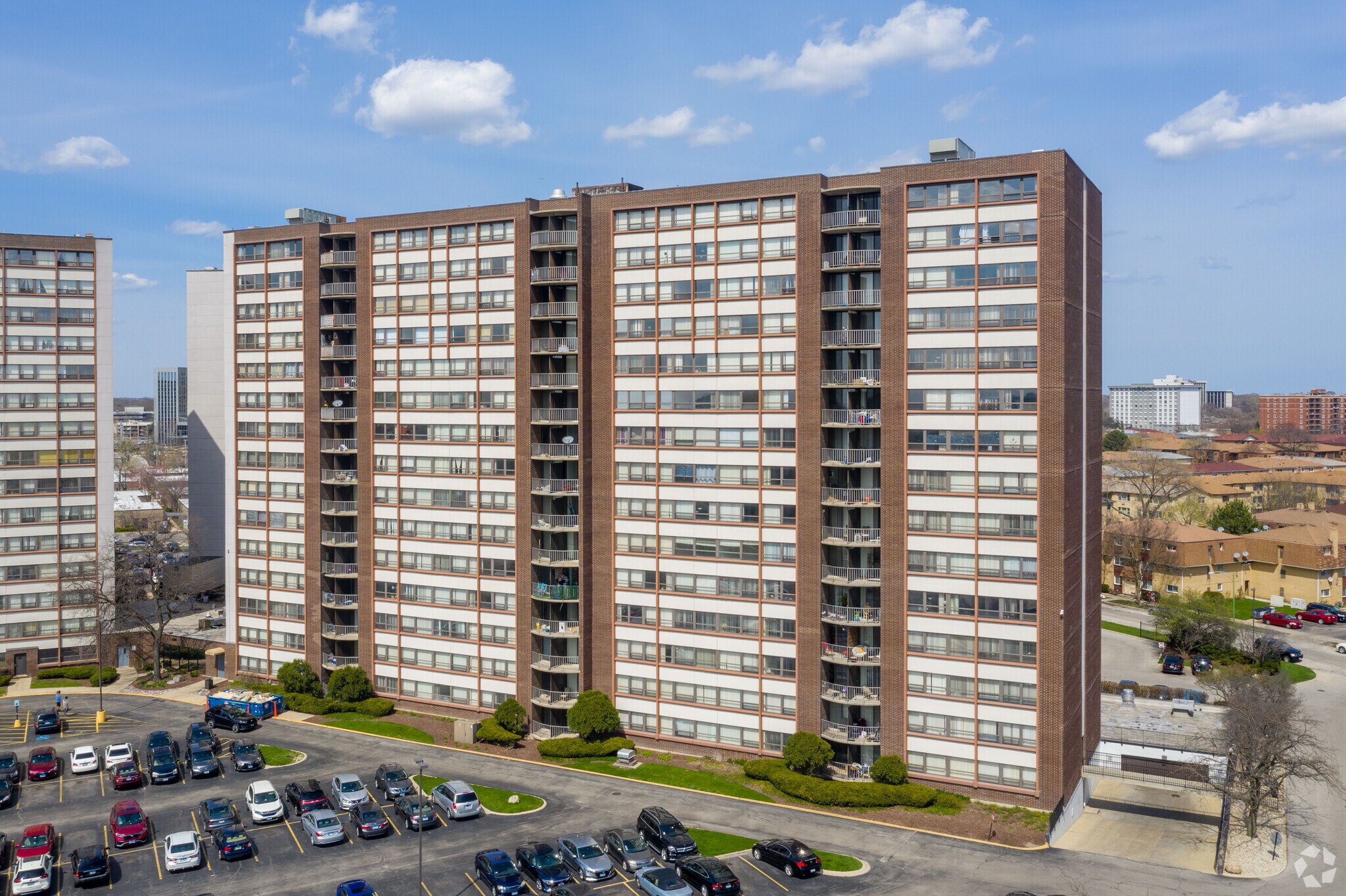 5441 N East River Rd, Chicago, IL for sale Primary Photo- Image 1 of 1