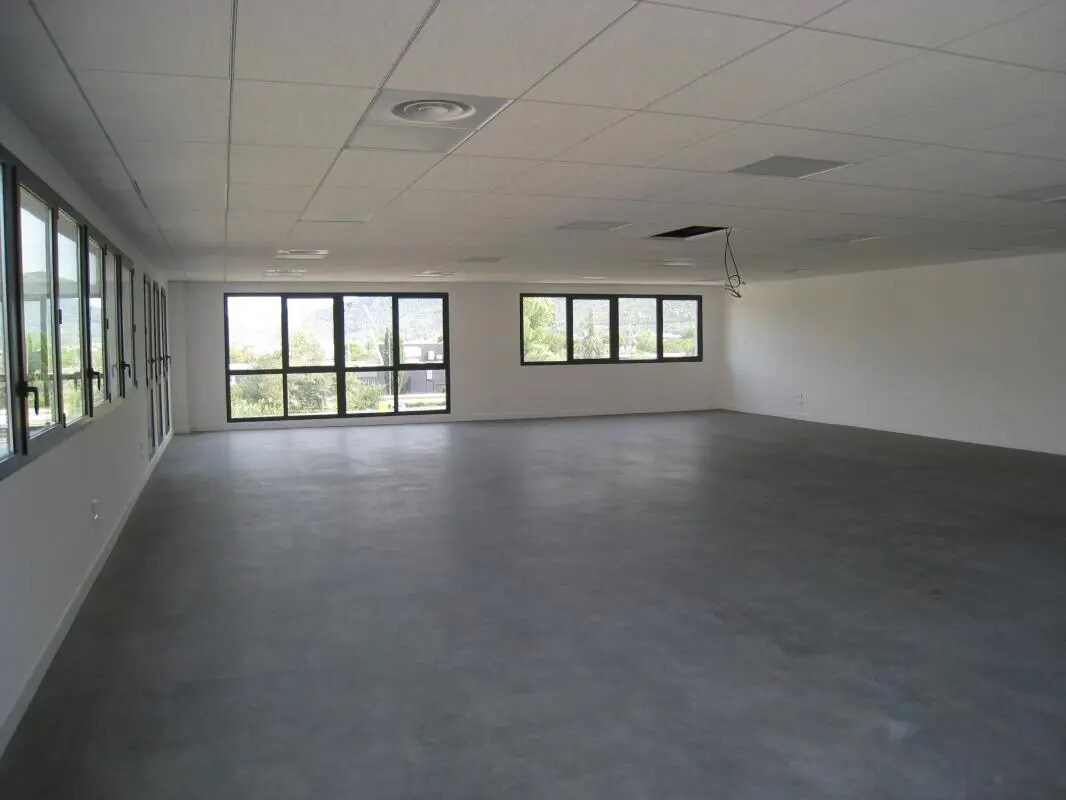 Office in Aubagne for lease Interior Photo- Image 1 of 4