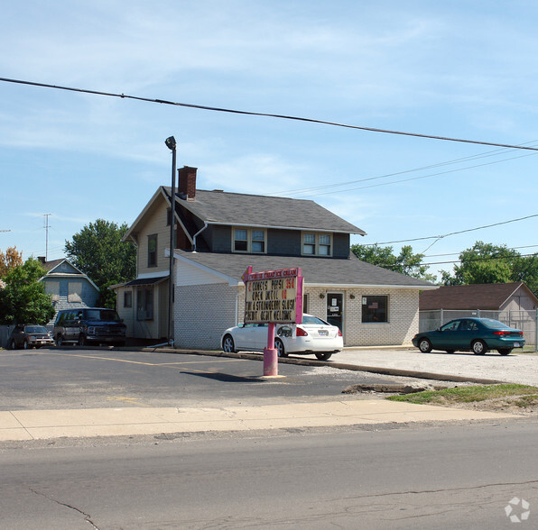 4208 Lincoln Way E, Massillon, OH for sale - Building Photo - Image 1 of 1