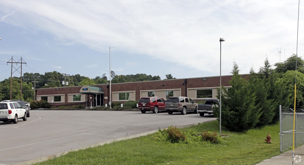 3700 Pleasant Ridge Rd, Knoxville, TN 37921