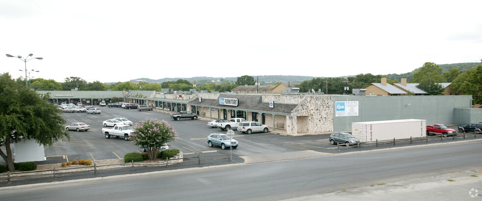 827 Junction Hwy, Kerrville, TX for lease - Other - Image 1 of 9