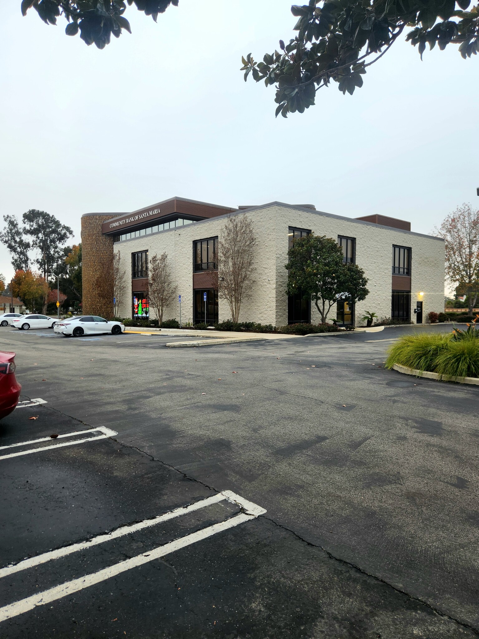 2739 Santa Maria Way, Santa Maria, CA for lease Building Photo- Image 1 of 4