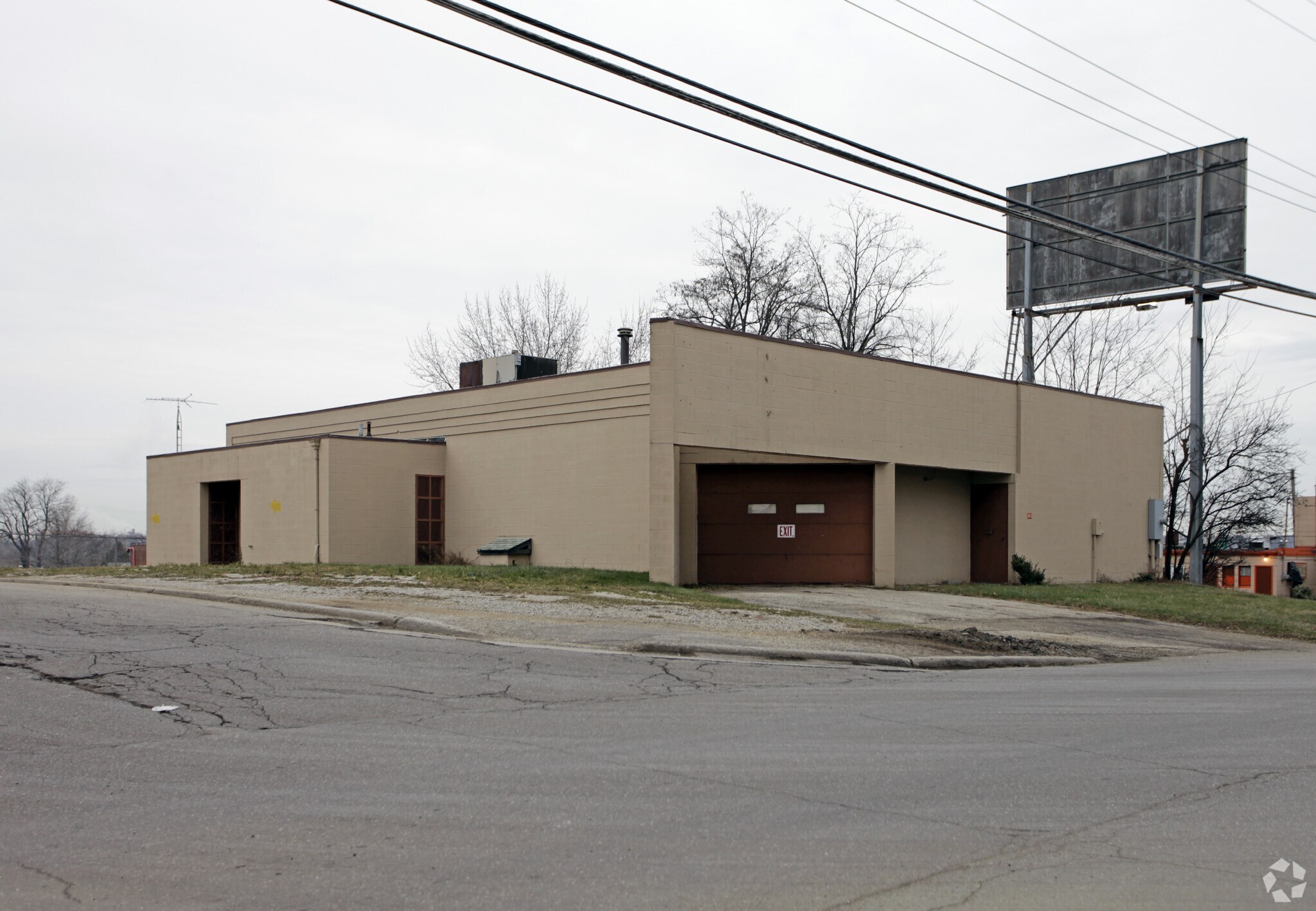 565 W Wilbeth Rd, Akron, OH for sale Primary Photo- Image 1 of 1