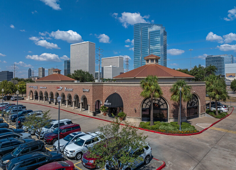 5115 Buffalo Spdwy, Houston, TX for sale - Building Photo - Image 1 of 9