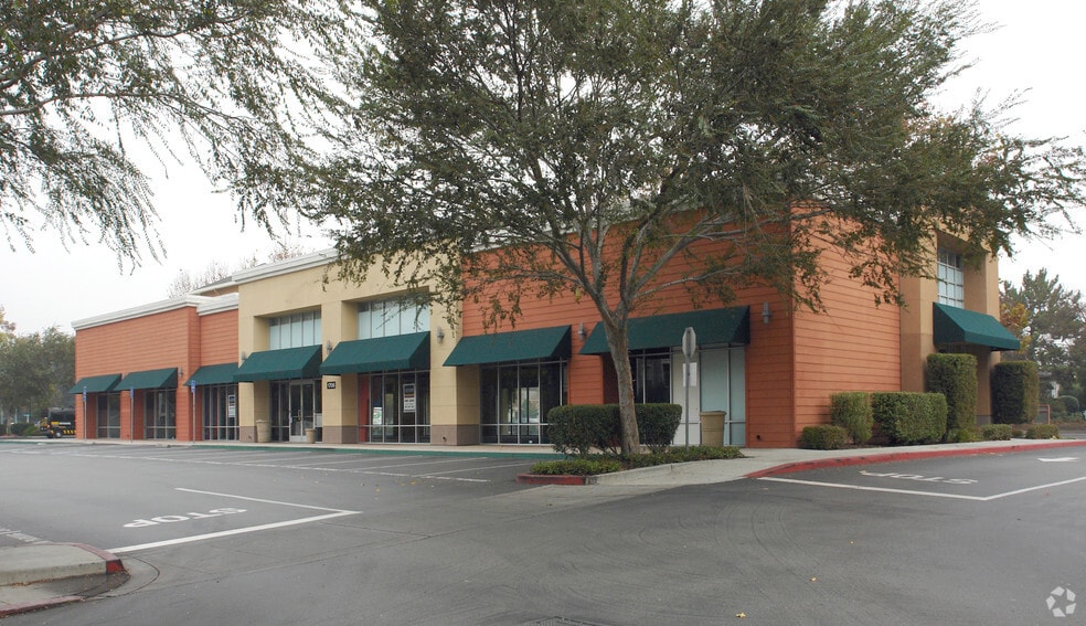 1706 Oakland Rd, San Jose, CA for lease - Building Photo - Image 2 of 4