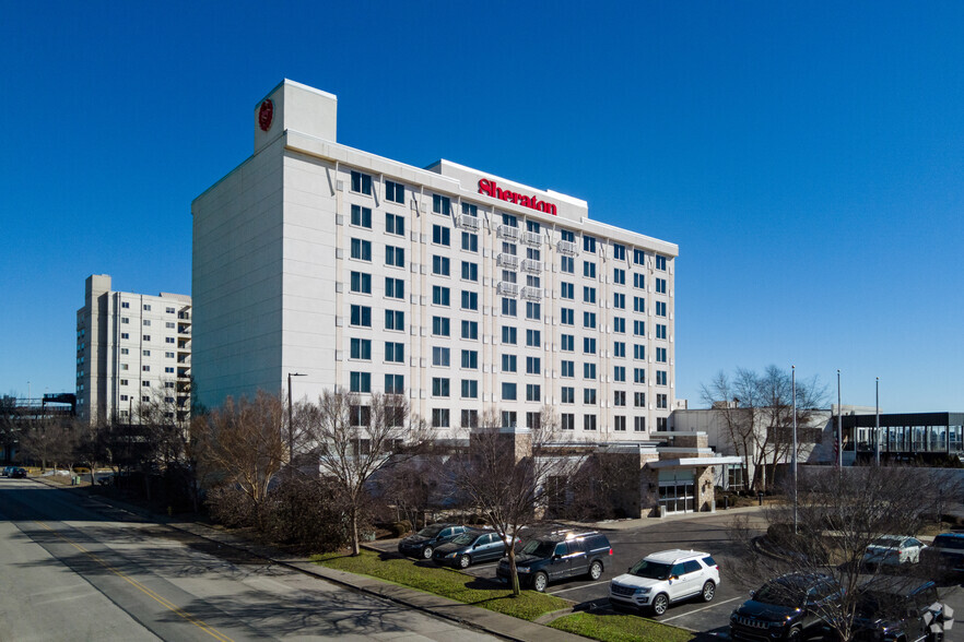 700 W Riverside Dr, Jeffersonville, IN for sale - Primary Photo - Image 1 of 1