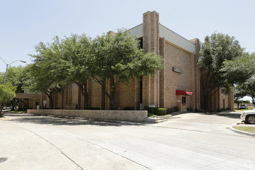 8 Medical Pky, Farmers Branch, TX for lease - Building Photo - Image 1 of 3