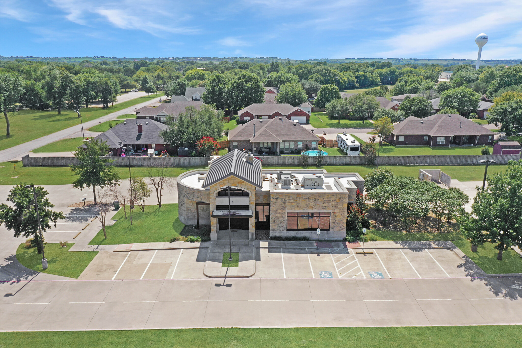 1001 Pecan St, Lindsay, TX for sale Building Photo- Image 1 of 1