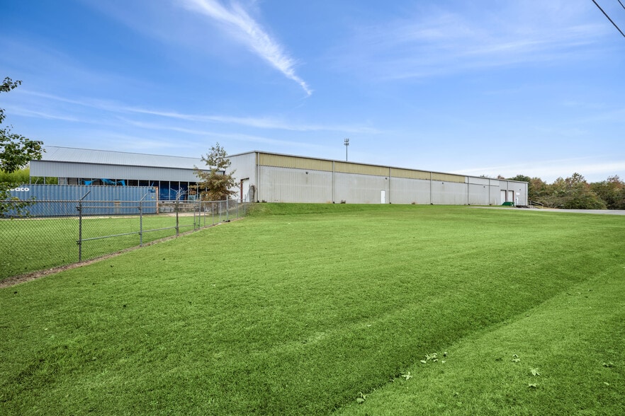 2225 Ronald Ave, Macon-Bibb, GA for lease - Building Photo - Image 2 of 13