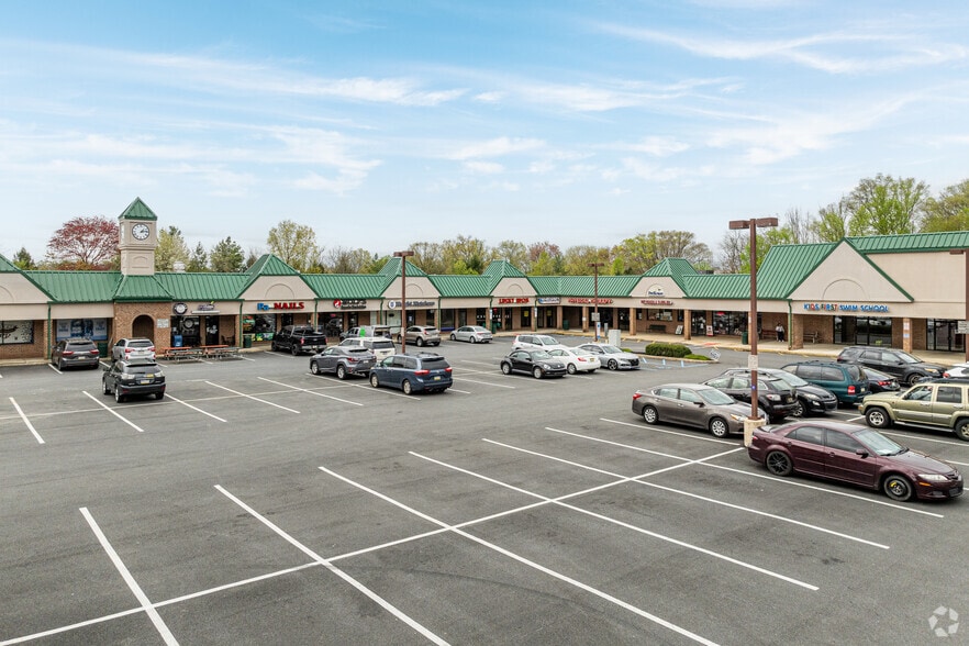 4401-4445 Pennell Rd, Aston, PA for lease - Building Photo - Image 3 of 10