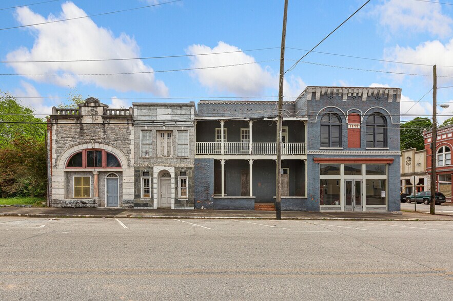 4 Griffin St, Grantville, GA 30220