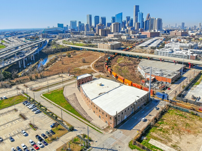 2000 Nance St, Houston, TX for lease - Building Photo - Image 2 of 31