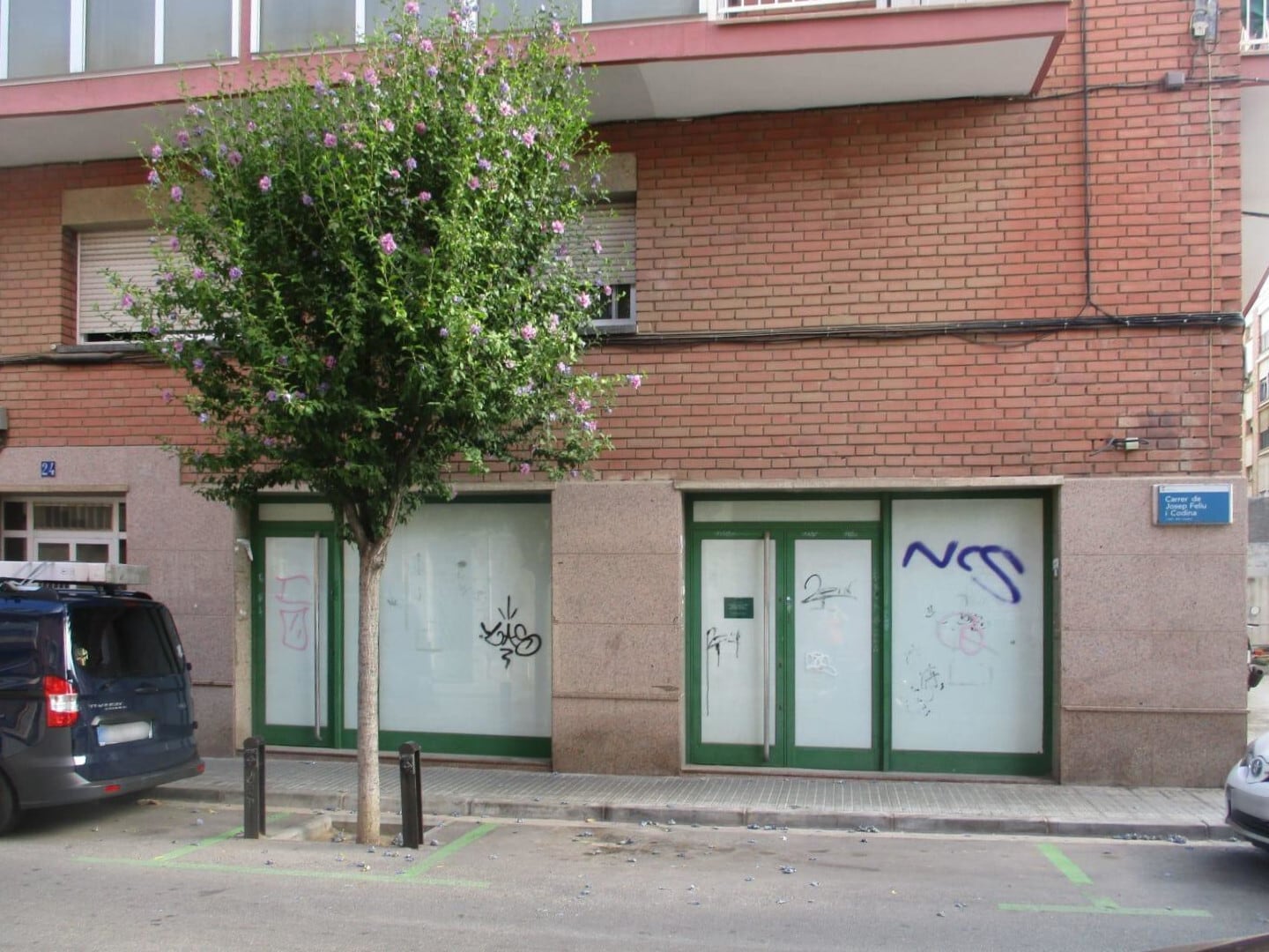 Retail in Cornellà de Llobregat, Barcelona for lease Building Photo- Image 1 of 4