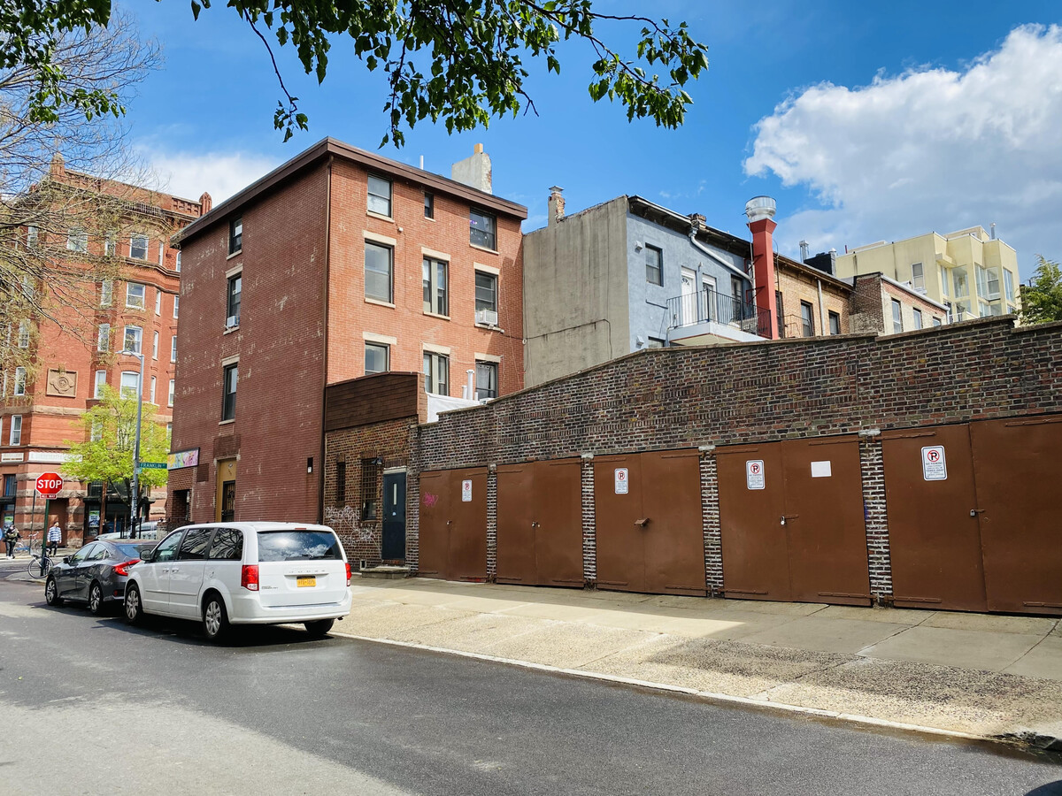 159 Franklin St, Brooklyn, Ny 11222 