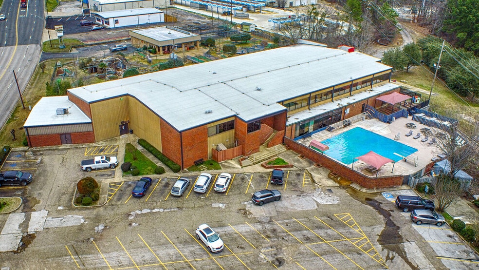 2628 Bill Owens Pky, Longview, TX for sale - Primary Photo - Image 1 of 24