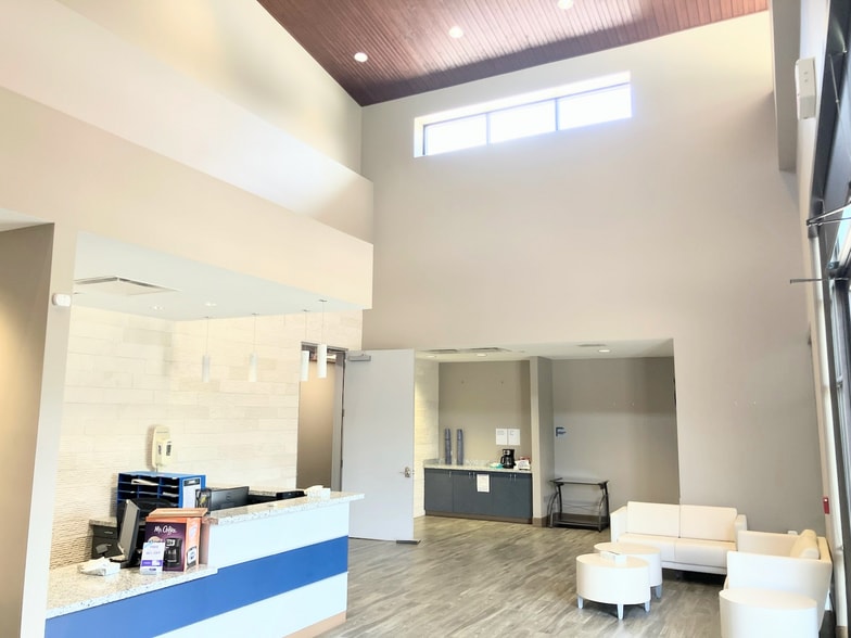 1246 N FM 3083 W, Conroe, TX for sale - Building Photo - Image 3 of 10