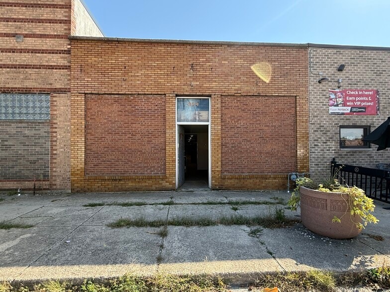 354 S East Ave, Kankakee, IL for sale - Primary Photo - Image 1 of 6