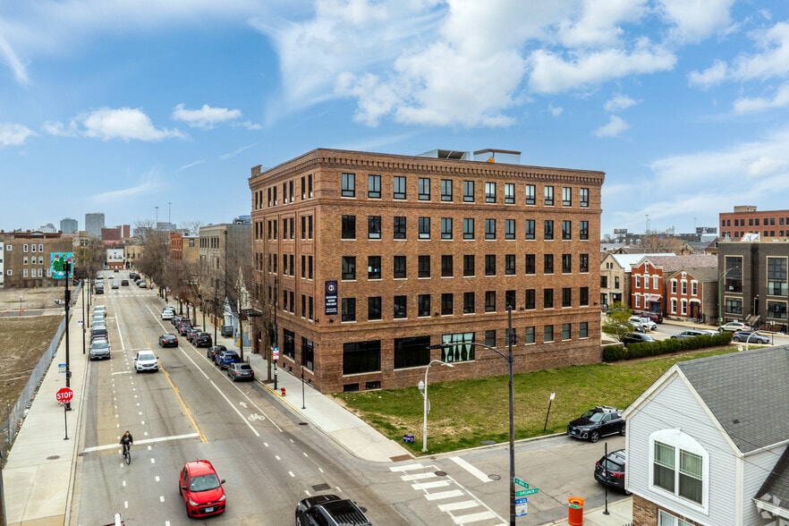917 W 18th St, Chicago, IL for lease - Building Photo - Image 2 of 11