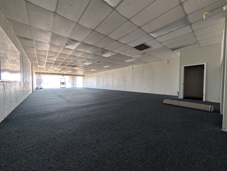 203-207 SW C Ave, Lawton, OK for lease - Interior Photo - Image 3 of 4