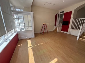 11 Beaufort Sq, Chepstow for lease Interior Photo- Image 2 of 3