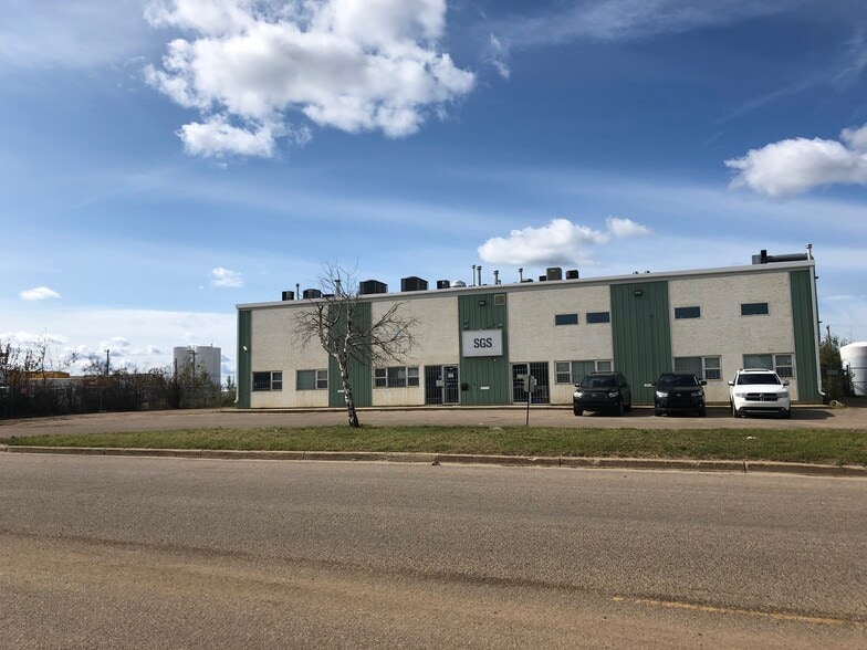 235 MacDonald Cres, Fort McMurray, AB for sale - Building Photo - Image 1 of 1