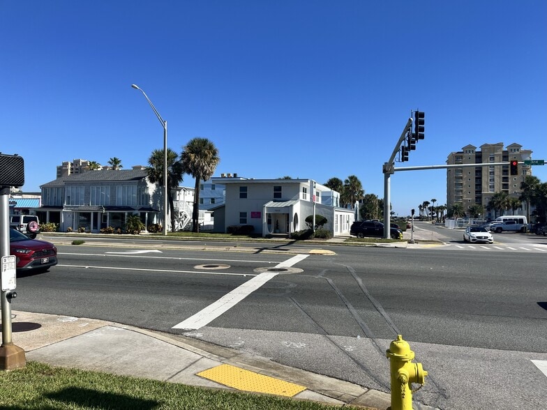 235 9th Ave N, Jacksonville Beach, FL for lease - Building Photo - Image 3 of 17
