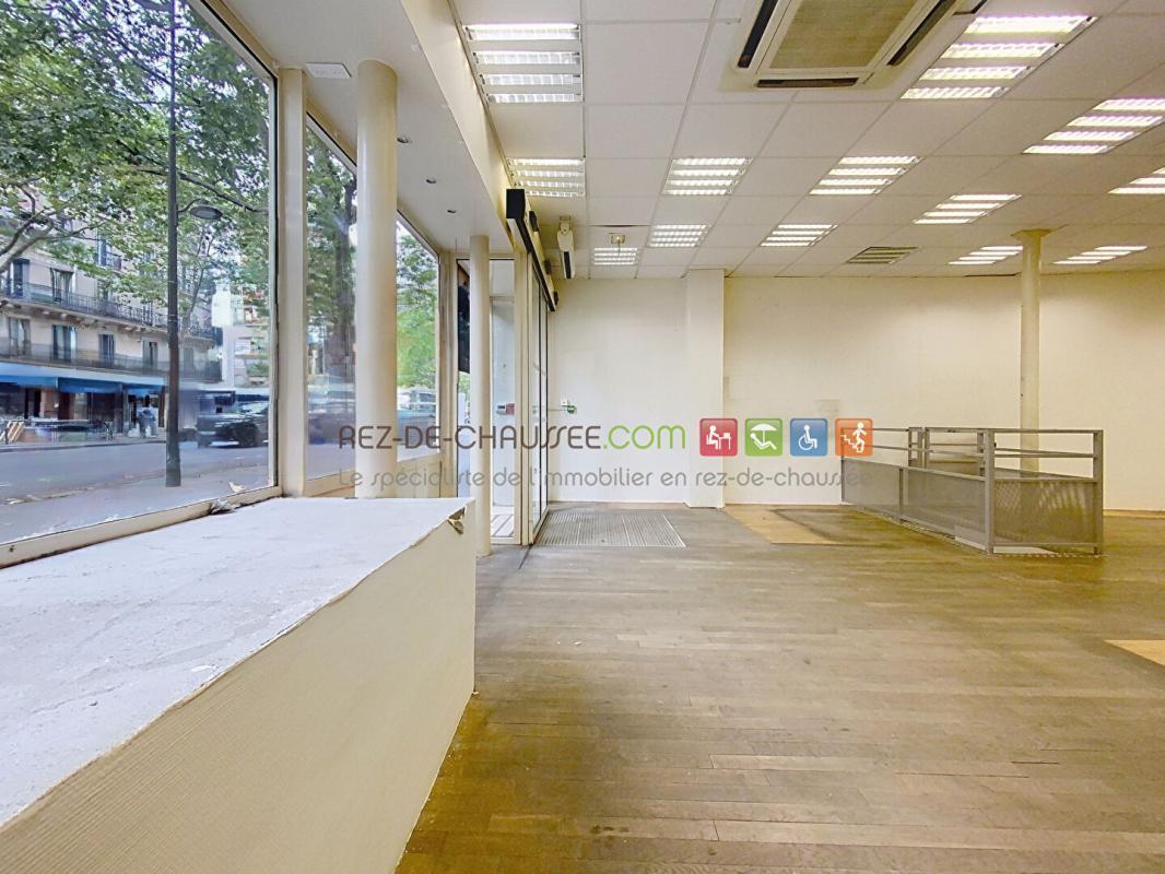 Retail in Paris for lease Building Photo- Image 1 of 9